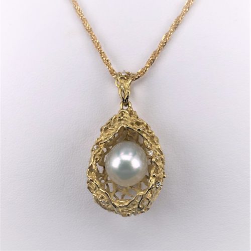 18ct Yellow Gold Pendant, 35mm with 50cm Chain